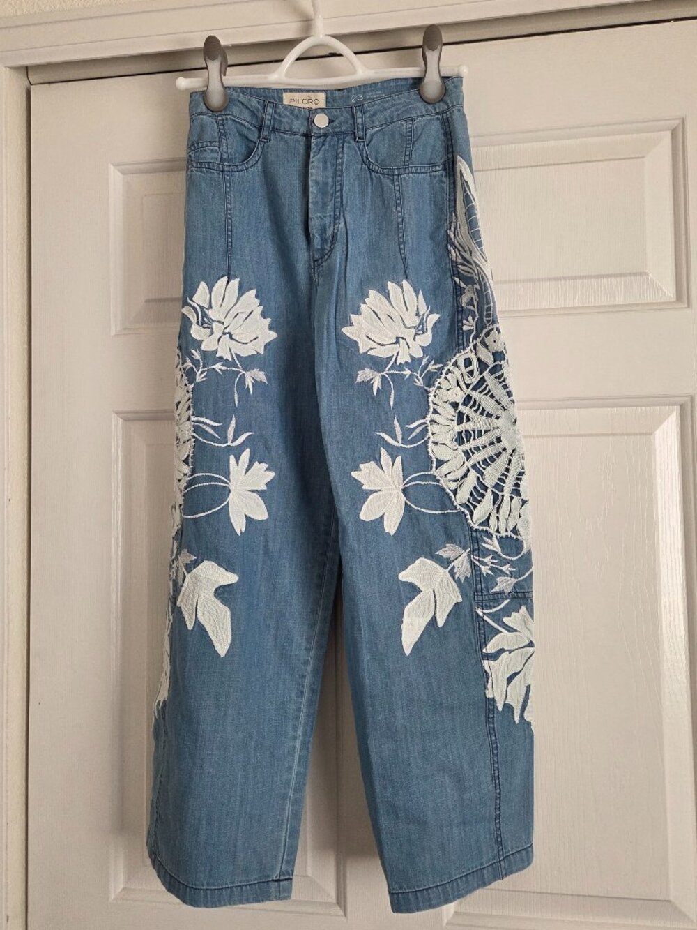 Anthropologie: Barrel Crop Jeans NEW Size: 23 - Picture 2 of 4